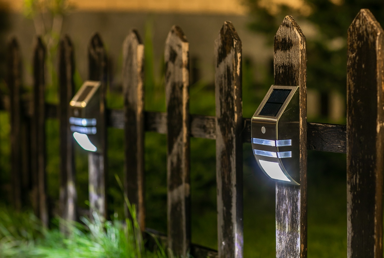 Открыть Светильники на солнечных батареях: экология и экономия Фото Светильники на солнечных батареях: экология и экономия