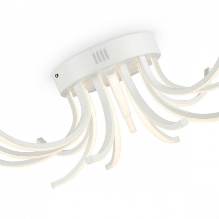 Фото Потолочная люстра Freya Naomi FR6046CL-L50W