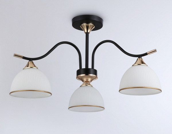 Фото Люстра на штанге Ambrella Light TR TR3161