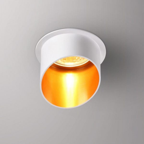 Фото Встраиваемый светильник Novotech Butt 370436