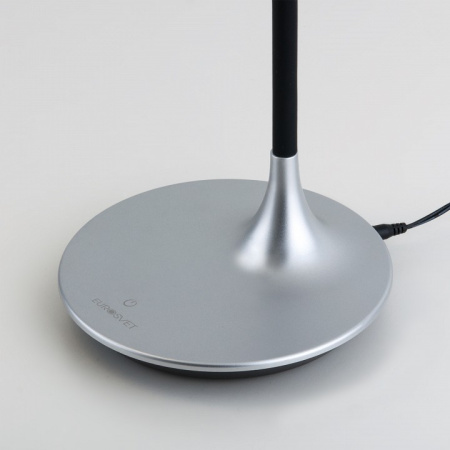 Фото Настольная лампа офисная Eurosvet Urban 80422/1 серебристый