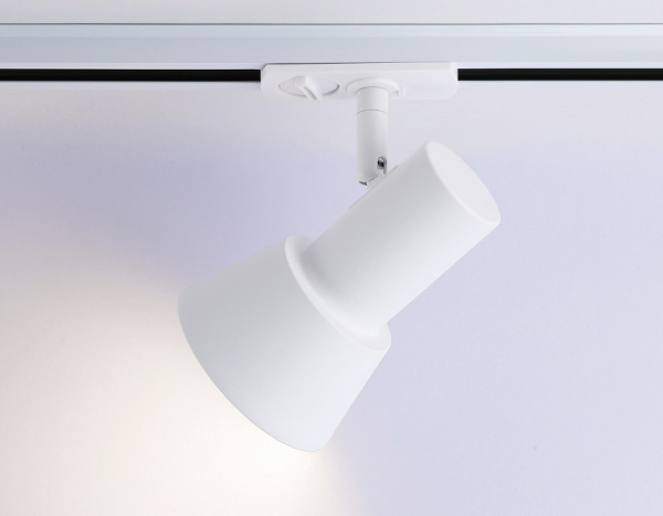 Открыть Светильник на штанге Ambrella Light GL GL5150 Фото Светильник на штанге Ambrella Light GL GL5150