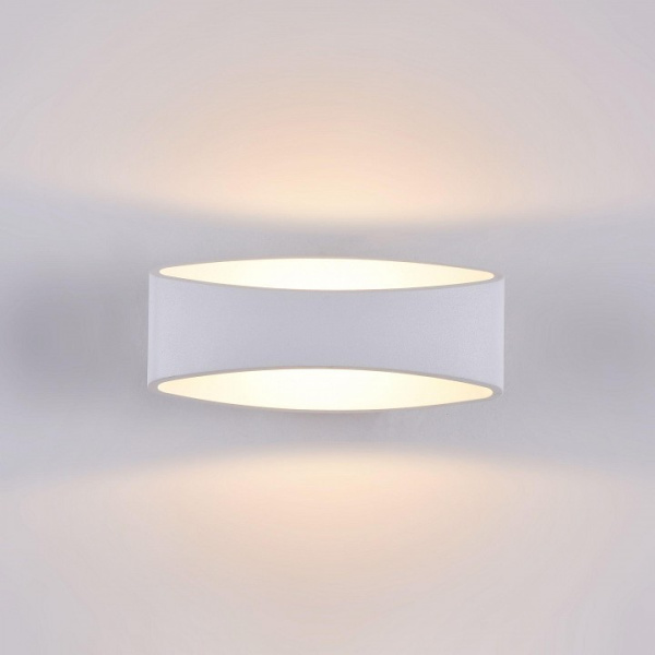 Фото Накладной светильник Maytoni Trame C806WL-L5W