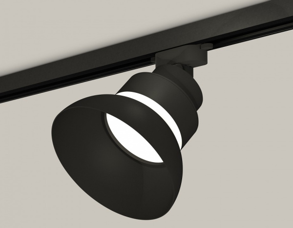 Фото Светильник на штанге Ambrella Light XT XT8102200