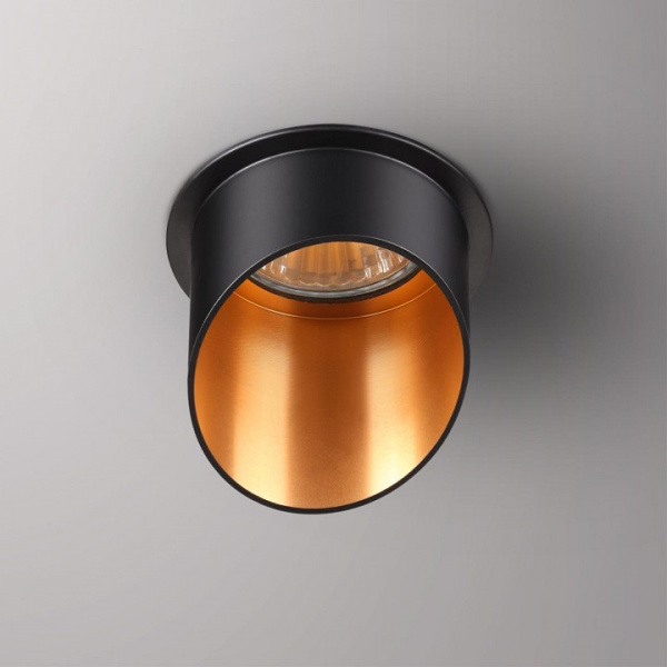 Фото Встраиваемый светильник Novotech Butt 370435