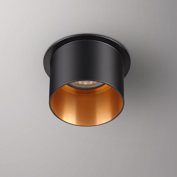 Фото Встраиваемый светильник Novotech Butt 370431