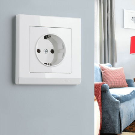 Фото Розетка с заземлением, без рамки Werkel белый W1171301