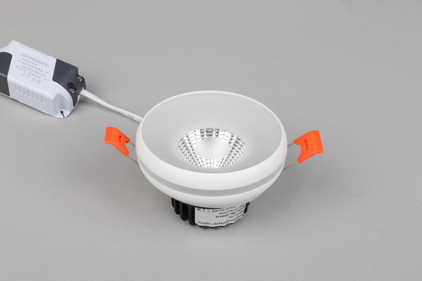 Фото Встраиваемый светильник Omnilux Genova OML-102809-06