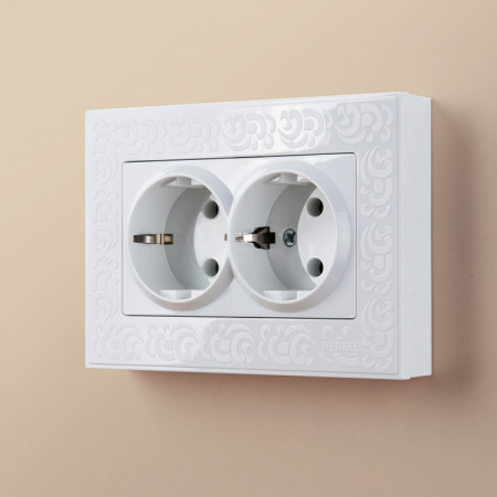Фото Розетка двойная с заземлением, без рамки Werkel белый W1172001
