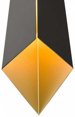 Фото Накладной светильник Wertmark Leda WE245.01.021