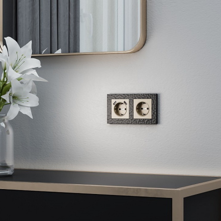 Открыть Накладка для розетки с заземлением и 2хUSB Werkel шампань W1179511 Фото Накладка для розетки с заземлением и 2хUSB Werkel шампань W1179511