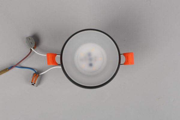 Фото Встраиваемый светильник Omnilux Genova OML-102819-01