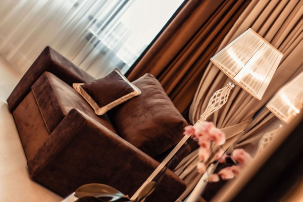 Фото Торшер Maytoni Grace ARM247-11-G