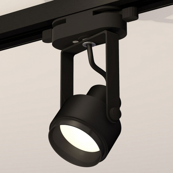 Открыть Светильник на штанге Ambrella Light XT XT6602020 Фото Светильник на штанге Ambrella Light XT XT6602020