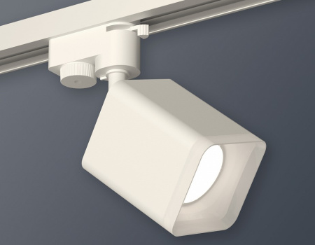 Открыть Светильник на штанге Ambrella Light XT XT7812022 Фото Светильник на штанге Ambrella Light XT XT7812022