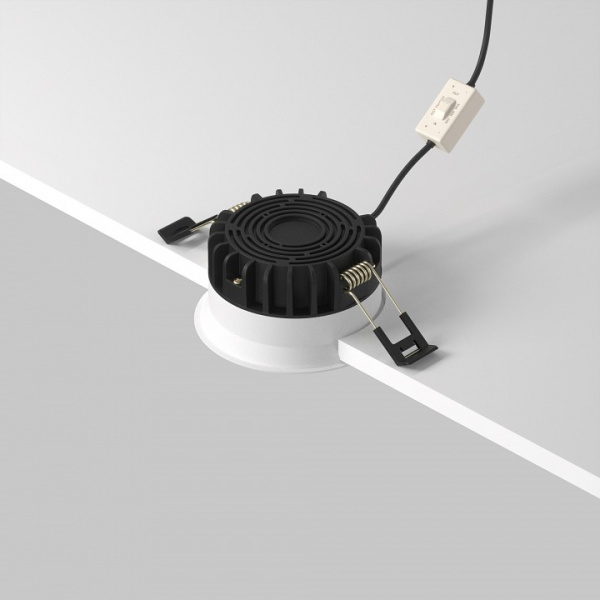 Фото Встраиваемый светильник Maytoni Okno DL055-8W3-4-6K-W