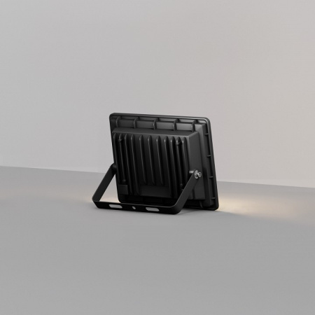 Фото Настенно-потолочный прожектор Maytoni Flood FL001-L30B4K