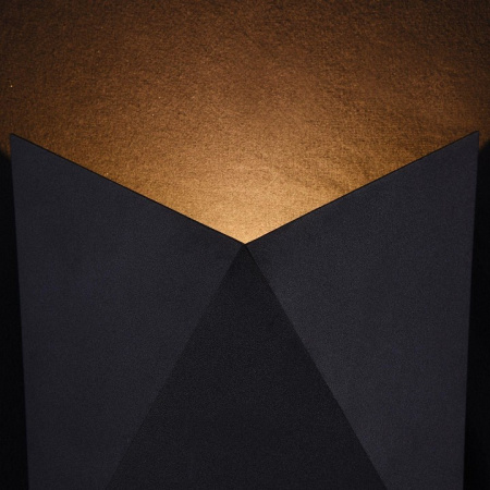 Фото Накладной светильник Maytoni Beekman O802WL-L7B