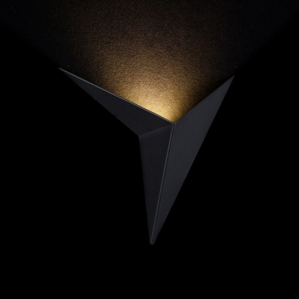 Фото Накладной светильник Maytoni Trame C808WL-L3B