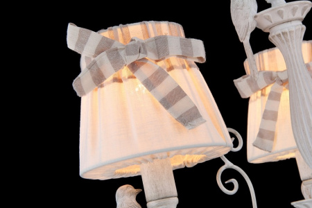 Фото Подвесная люстра Maytoni Bird ARM013-03-W