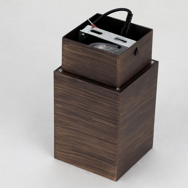 Фото Накладной светильник Favourite Retro 2794-1C