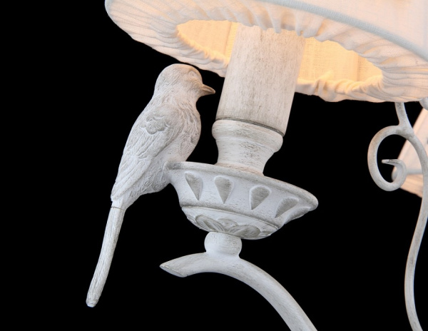 Фото Подвесная люстра Maytoni Bird ARM013-03-W
