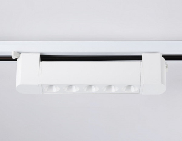 Открыть Накладной светильник Ambrella Light GL GL6700 Фото Накладной светильник Ambrella Light GL GL6700