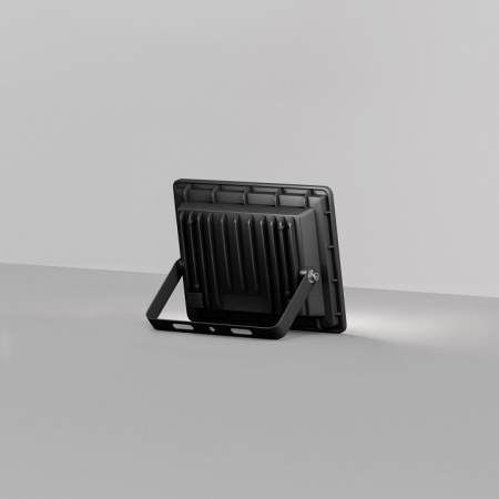 Фото Настенно-потолочный прожектор Maytoni Flood FL001-L30B6K