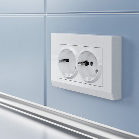 Фото Розетка двойная с заземлением, без рамки Werkel белый W1172001