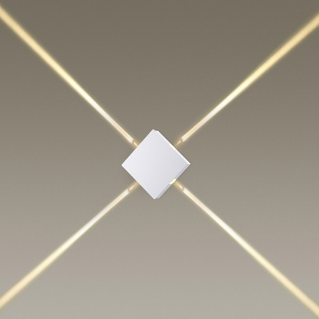 Фото Накладной светильник Odeon Light Vista 4258/8WL