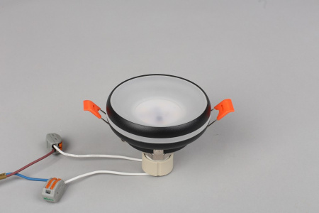 Фото Встраиваемый светильник Omnilux Genova OML-102819-01