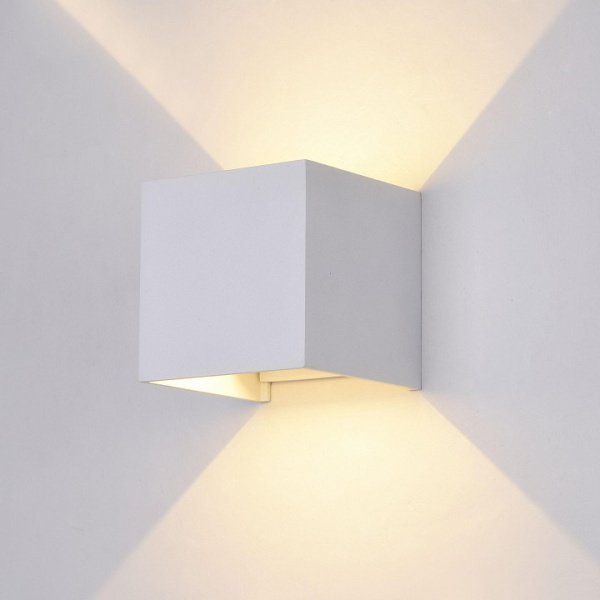 Фото Накладной светильник Maytoni Fulton O572WL-L6W