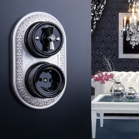 Фото Розетка с заземлением Werkel Ретро (черный) W5671008