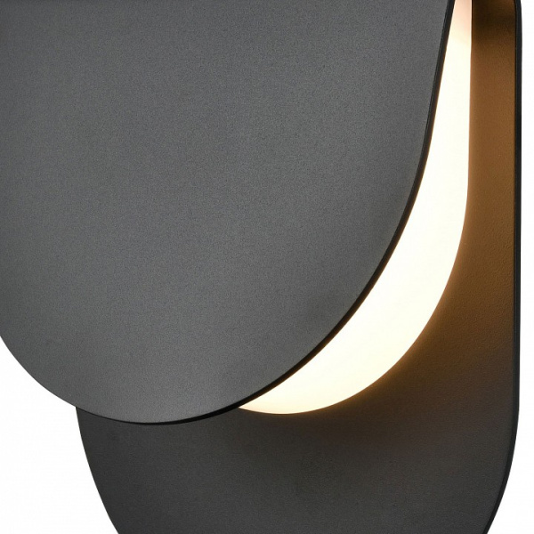 Фото Накладной светильник Wertmark Wibke WE931.01.021