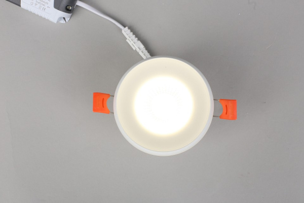 Фото Встраиваемый светильник Omnilux Genova OML-102809-06