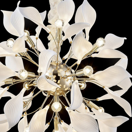 Фото Подвесная люстра Wertmark Miranda WE123.18.303