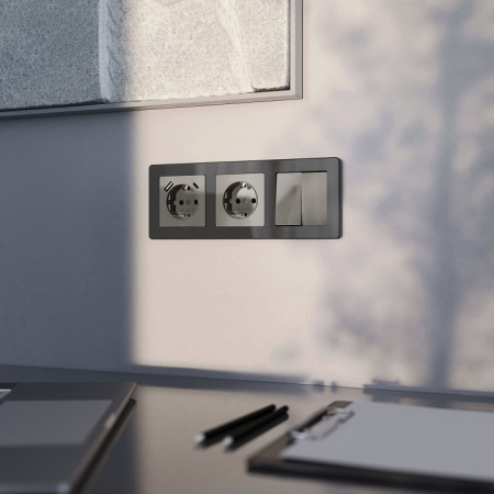 Фото Розетка с заземлением, без рамки Werkel графит акрил W1171044