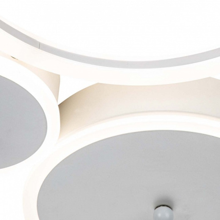 Фото Потолочная люстра Escada Saturn 10268/6LED White