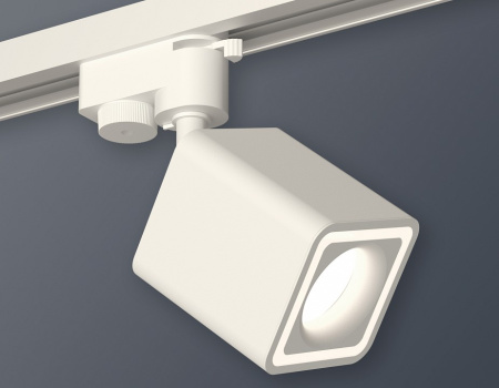 Открыть Светильник на штанге Ambrella Light XT XT7812020 Фото Светильник на штанге Ambrella Light XT XT7812020