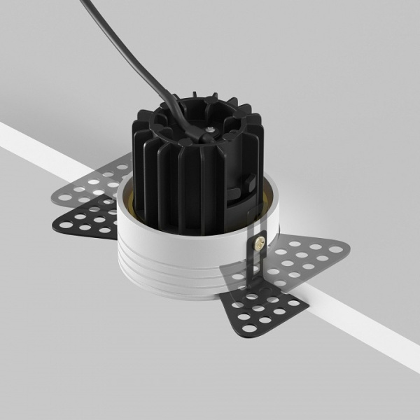 Фото Встраиваемый светильник Maytoni Round DL058-7W4K-TRS-BS