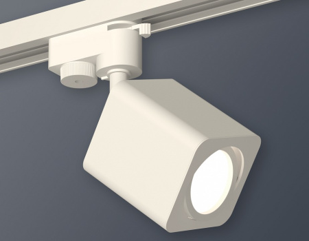 Открыть Светильник на штанге Ambrella Light XT XT7812010 Фото Светильник на штанге Ambrella Light XT XT7812010