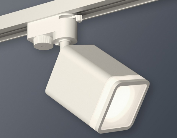 Открыть Светильник на штанге Ambrella Light XT XT7812021 Фото Светильник на штанге Ambrella Light XT XT7812021