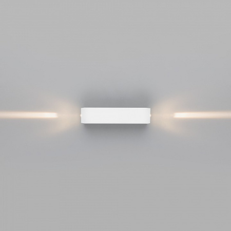 Фото Накладной светильник Elektrostandard Blaze a057049