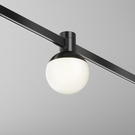 Фото Накладной светильник Maytoni Luna TR149-1-5W3K-B